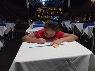 Noite de AutÃ³grafos reuniu centenas de pessoas em Rio Bonito do IguaÃ§u